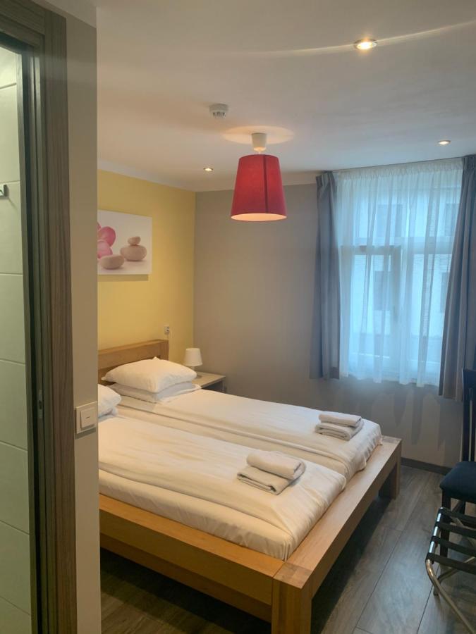 Hotel Restaurant La Piazza Valkenburg aan de Geul Екстер'єр фото
