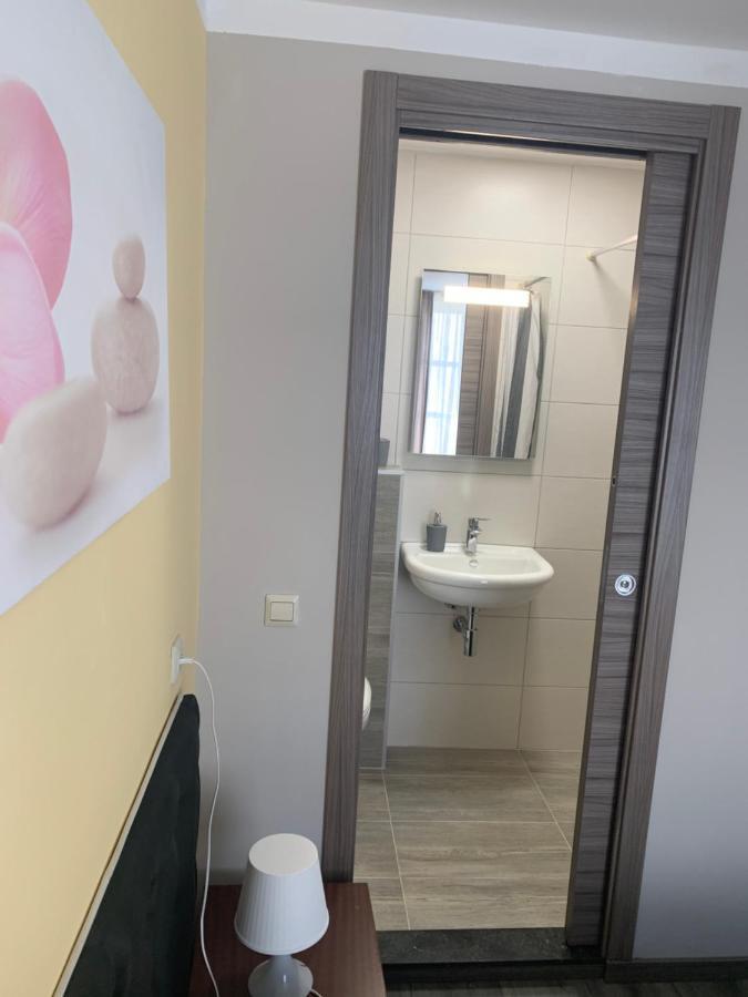 Hotel Restaurant La Piazza Valkenburg aan de Geul Екстер'єр фото