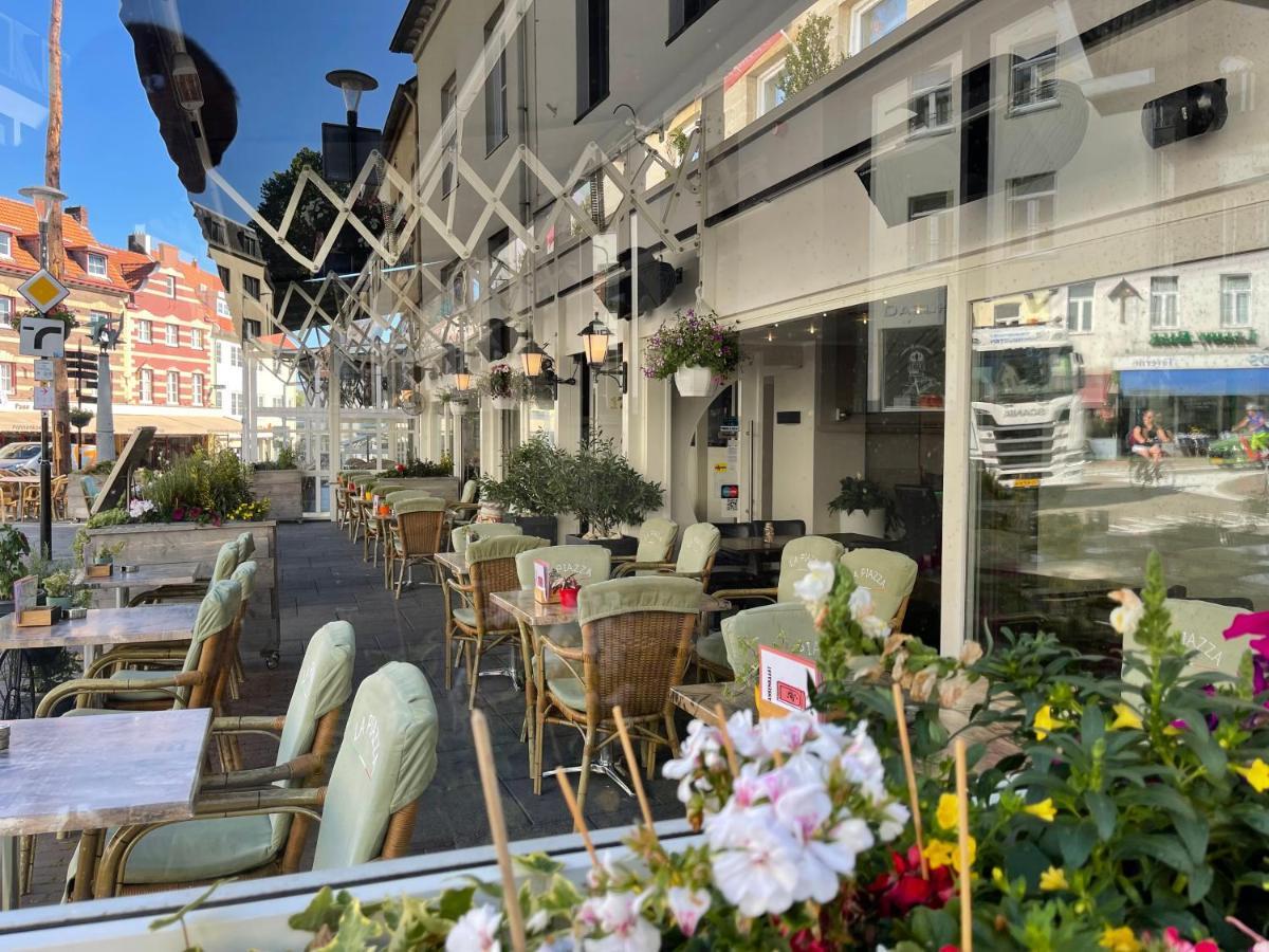Hotel Restaurant La Piazza Valkenburg aan de Geul Екстер'єр фото