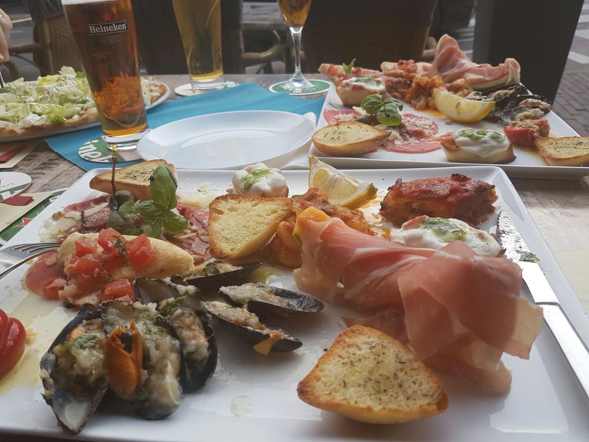 Hotel Restaurant La Piazza Valkenburg aan de Geul Екстер'єр фото
