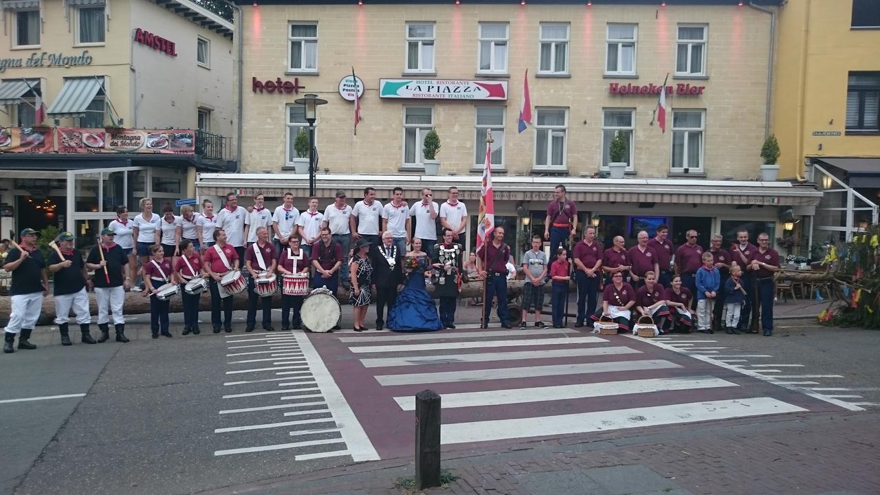 Hotel Restaurant La Piazza Valkenburg aan de Geul Екстер'єр фото