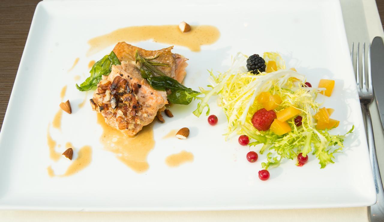 Hotel Restaurant La Piazza Valkenburg aan de Geul Екстер'єр фото