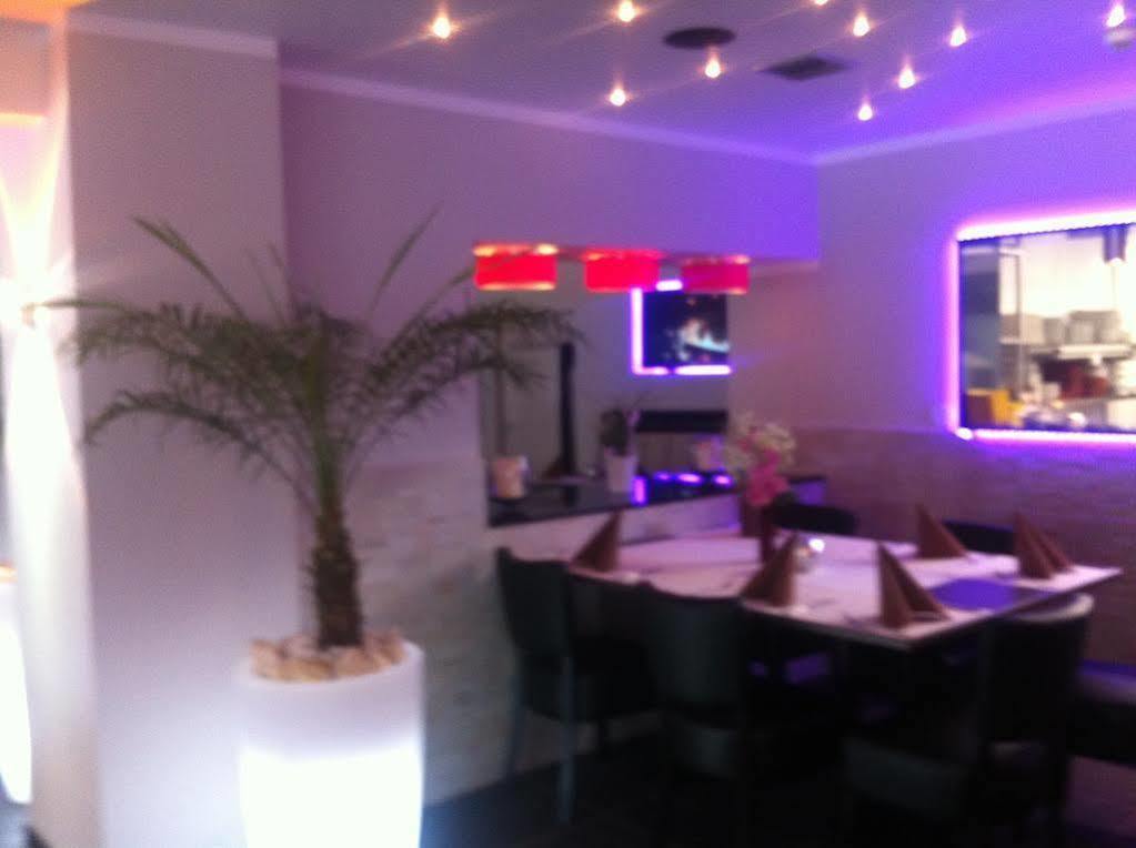 Hotel Restaurant La Piazza Valkenburg aan de Geul Екстер'єр фото